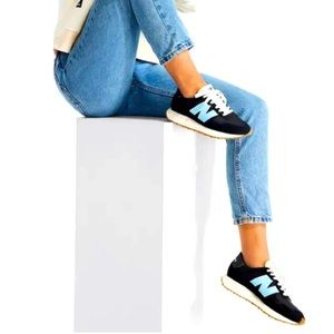 New Balance 237 women’s retro sneaker Black/Light Blue SZ 10 - New without tags